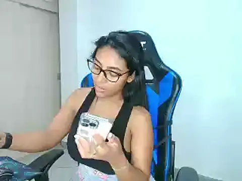 Snapshot of sophiax-x chatting on January 2025 01:58:02 AM sophiax-x online show from January 2025 01:58:02 AM