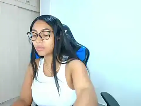 Snapshot of sophiax-x chatting on January 2025 12:07:02 PM sophiax-x online show from January 2025 12:07:02 PM