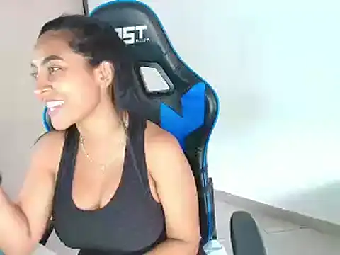 Snapshot of sophiax-x chatting on January 2025 05:04:02 PM sophiax-x online show from January 2025 05:04:02 PM