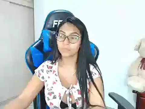 Snapshot of sophiax-x chatting on March 2025 12:58:01 AM sophiax-x online show from March 2025 12:58:01 AM