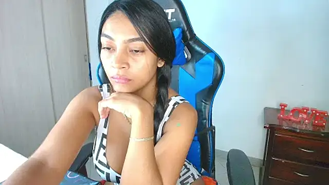 Snapshot of sophiax-x chatting on September 2025 10:51:01 AM sophiax-x online show from September 2025 10:51:01 AM