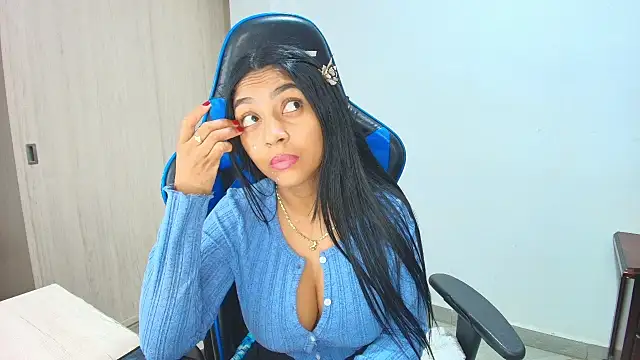 Snapshot of sophiax-x chatting on October 2025 12:02:02 PM sophiax-x online show from October 2025 12:02:02 PM