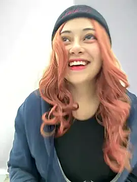 seraphine23 online show from January 2025 05:21:01 AM