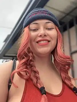 seraphine23 online show from February 2025 06:04:01 PM