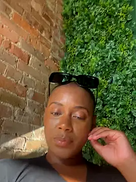 Snapshot of HoneyDripHer chatting on October 2025 09:21:01 PM HoneyDripHer online show from October 2025 09:21:01 PM