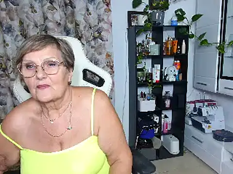 Snapshot of Selenna57 chatting on December 2024 01:56:02 AM Selenna57 online show from December 2024 01:56:02 AM