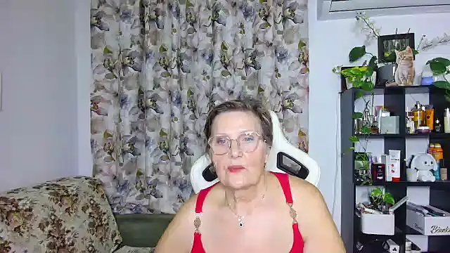 Snapshot of Selenna57 chatting on January 2025 06:46:01 PM Selenna57 online show from January 2025 06:46:01 PM