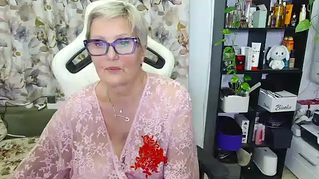 Snapshot of Selenna57 chatting on February 2025 08:45:01 PM Selenna57 online show from February 2025 08:45:01 PM