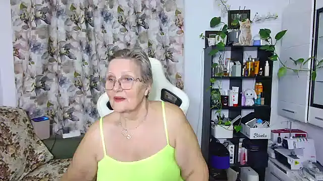 Snapshot of Selenna57 chatting on February 2025 06:36:02 PM Selenna57 online show from February 2025 06:36:02 PM