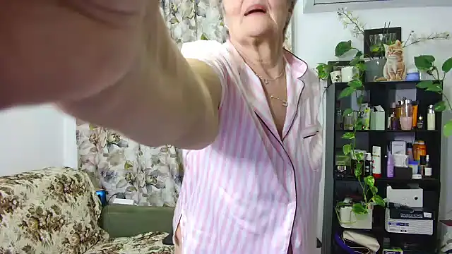 Snapshot of Selenna57 chatting on March 2025 10:00:02 PM Selenna57 online show from March 2025 10:00:02 PM