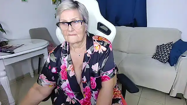 Snapshot of Selenna57 chatting on January 2026 07:11:01 PM Selenna57 online show from January 2026 07:11:01 PM