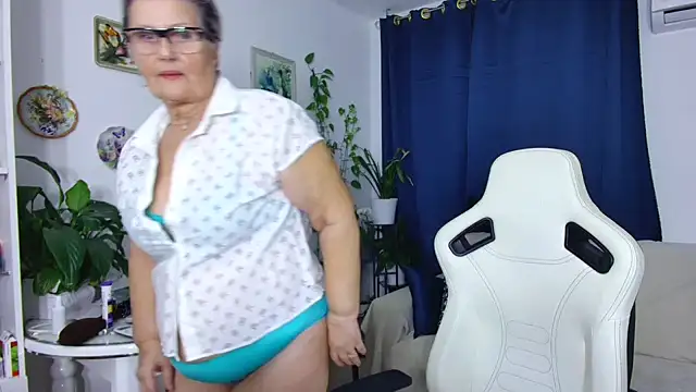 Snapshot of Selenna57 chatting on February 2026 06:44:02 PM Selenna57 online show from February 2026 06:44:02 PM