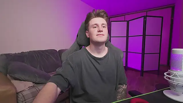 Snapshot of zverev_dima chatting on November 2025 10:31:02 PM zverev dima online show from November 2025 10:31:02 PM