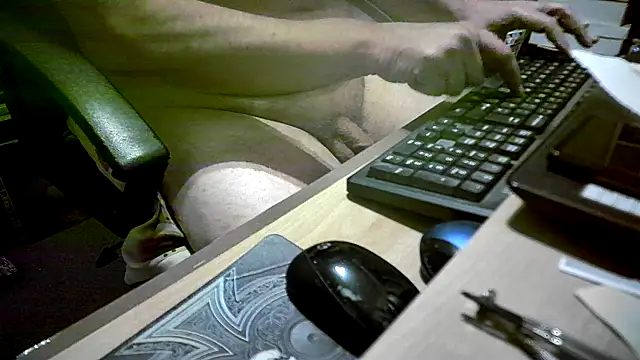 Snapshot of dirtyharry2022 chatting on March 2025 12:44:01 AM dirtyharry2022 online show from March 2025 12:44:01 AM