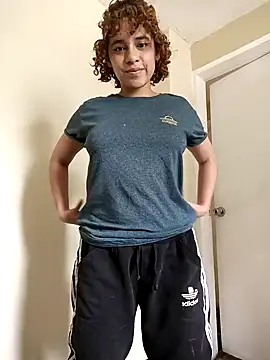 Snapshot of EmmaMelissa0521 chatting on December 2024 06:39:01 PM EmmaMelissa0521 online show from December 2024 06:39:01 PM