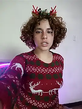 Snapshot of EmmaMelissa0521 chatting on December 2024 10:34:02 PM EmmaMelissa0521 online show from December 2024 10:34:02 PM