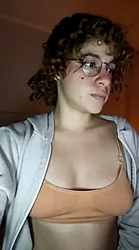 Snapshot of EmmaMelissa0521 chatting on December 2024 11:42:01 PM EmmaMelissa0521 online show from December 2024 11:42:01 PM