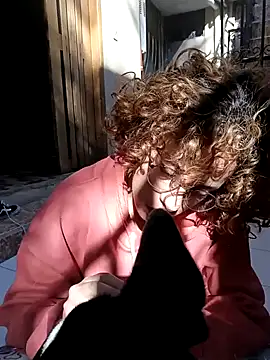 Snapshot of EmmaMelissa0521 chatting on January 2025 09:13:01 PM EmmaMelissa0521 online show from January 2025 09:13:01 PM