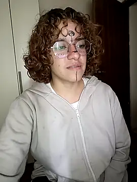 Snapshot of EmmaMelissa0521 chatting on February 2025 10:55:01 PM EmmaMelissa0521 online show from February 2025 10:55:01 PM