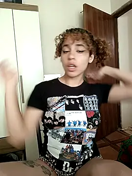 Snapshot of EmmaMelissa0521 chatting on February 2025 05:08:01 PM EmmaMelissa0521 online show from February 2025 05:08:01 PM