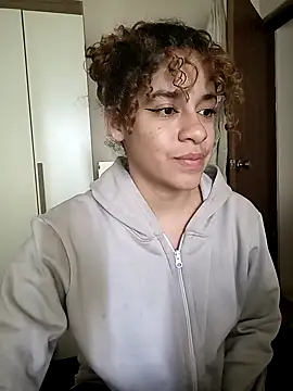 Snapshot of EmmaMelissa0521 chatting on February 2025 02:07:01 PM EmmaMelissa0521 online show from February 2025 02:07:01 PM