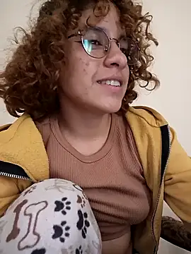 Snapshot of EmmaMelissa0521 chatting on February 2025 09:49:01 PM EmmaMelissa0521 online show from February 2025 09:49:01 PM