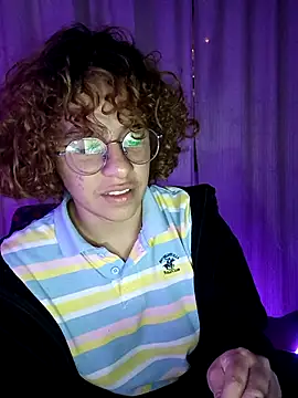 Snapshot of EmmaMelissa0521 chatting on February 2025 01:32:01 AM EmmaMelissa0521 online show from February 2025 01:32:01 AM