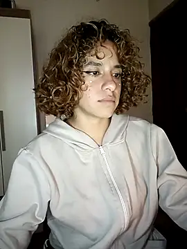 Snapshot of EmmaMelissa0521 chatting on March 2025 09:31:02 PM EmmaMelissa0521 online show from March 2025 09:31:02 PM