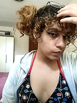 Snapshot of EmmaMelissa0521 chatting on March 2025 07:13:02 PM EmmaMelissa0521 online show from March 2025 07:13:02 PM