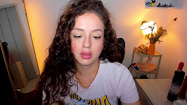 Cassandra Caiin online show from December 2025 03:12:02 AM