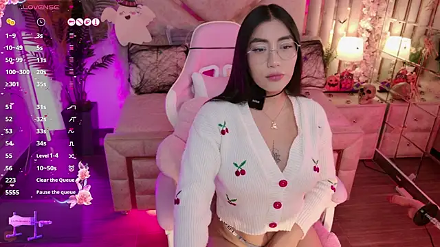 shanon- online show from October 2025 09:50:01 PM