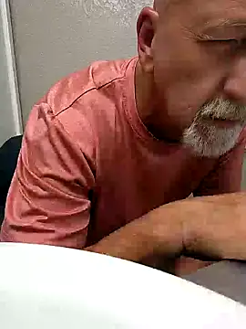 Yankeedave420 online show from May 2026 07:16:02 AM