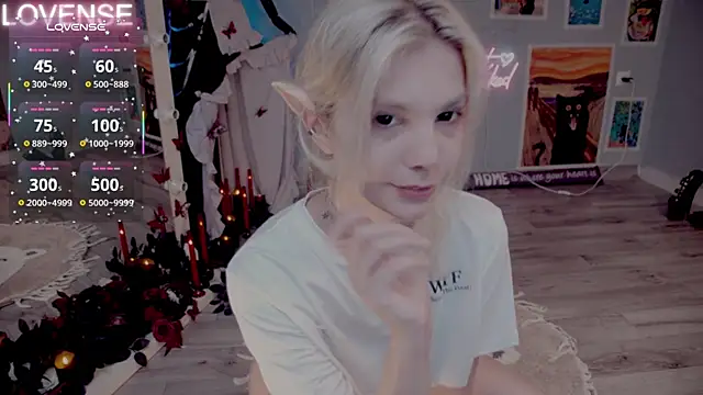 Careful i bite online show from November 2025 06:23:02 AM