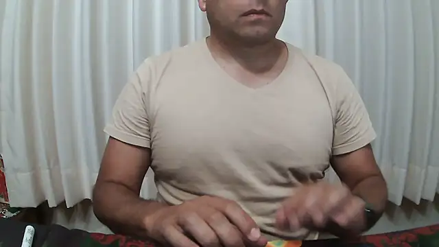 chicoguapo8 online show from December 2025 05:57:01 AM