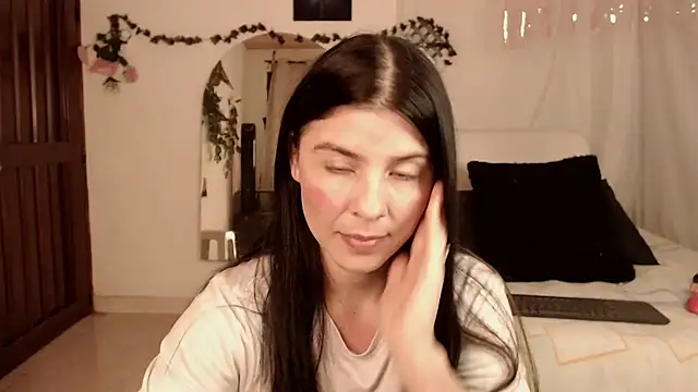 Estefani 32 online show from December 2025 03:39:02 PM