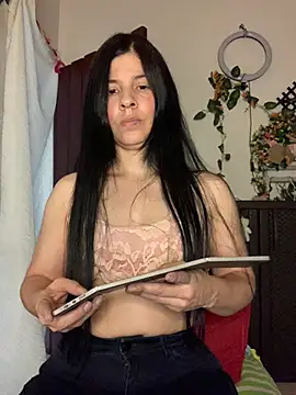 Snapshot of Estefani_32 chatting on June 2026 07:36:02 PM Estefani 32 online show from June 2026 07:36:02 PM