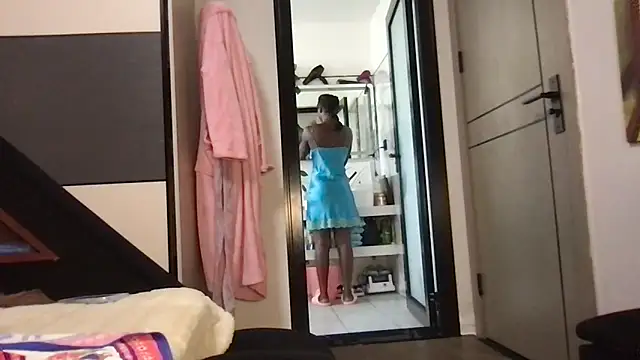 Snapshot of choco_petite chatting on March 2026 04:07:02 AM choco petite online show from March 2026 04:07:02 AM