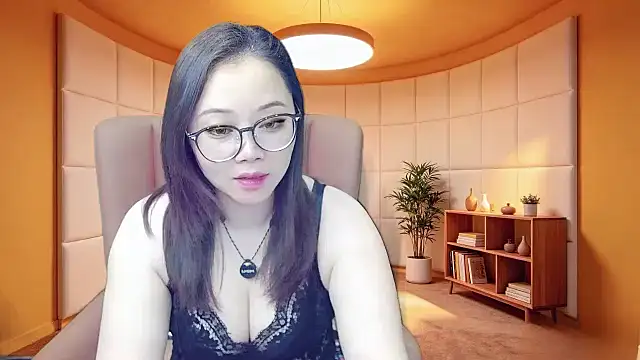 Snapshot of Giuliam chatting on May 2026 02:08:02 AM Giuliam online show from May 2026 02:08:02 AM