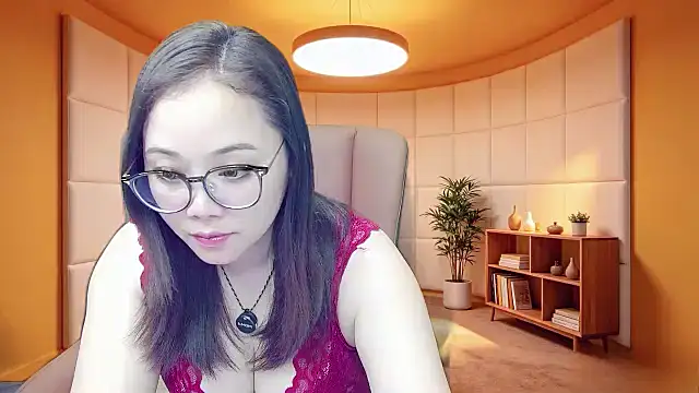 Snapshot of Giuliam chatting on May 2026 01:29:01 PM Giuliam online show from May 2026 01:29:01 PM