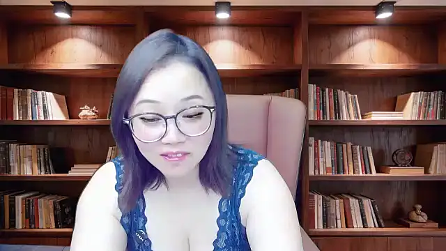 Snapshot of Giuliam chatting on July 2026 02:21:01 PM Giuliam online show from July 2026 02:21:01 PM