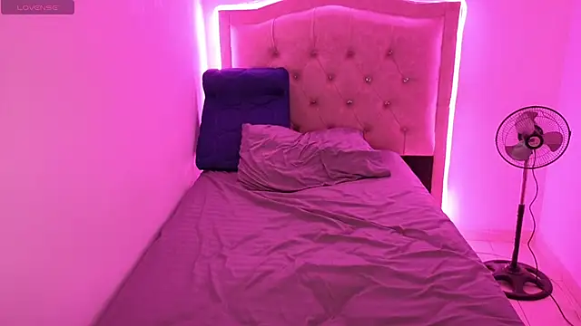 Nazlyy30 online show from September 2025 03:54:01 AM