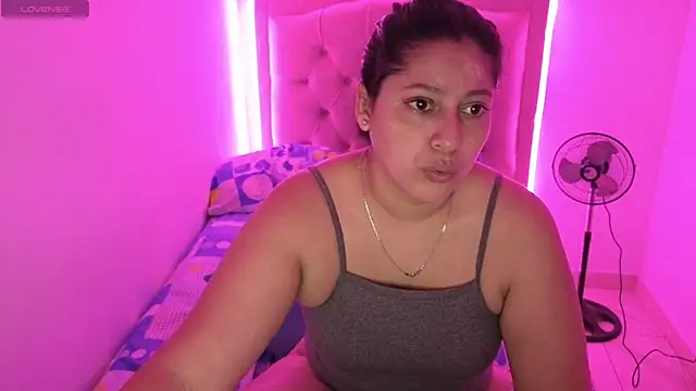 Nazlyy30 online show from November 2025 01:17:02 AM