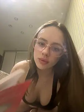 Lisaaan online show from January 2026 08:25:02 PM