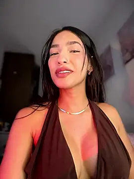 Snapshot of DulceLenns chatting on January 2026 07:19:01 PM DulceLenns online show from January 2026 07:19:01 PM