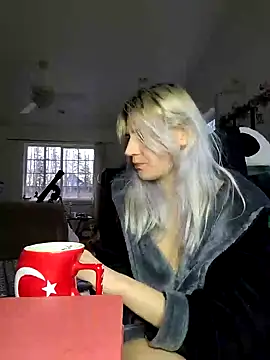 Snapshot of ScarletCallings420 chatting on January 2025 06:56:02 PM ScarletCallings420 online show from January 2025 06:56:02 PM