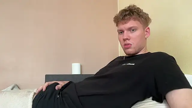 sexybooii6968 online show from October 2025 12:50:02 PM