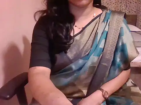 Pinky 4 online show from April 2026 06:01:01 PM