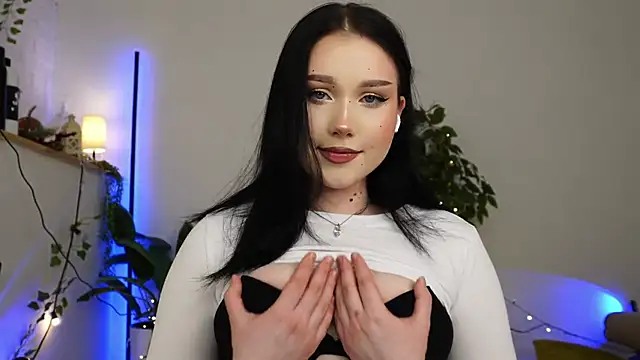 Snapshot of ScarletBlaze chatting on February 2025 06:08:02 PM ScarletBlaze online show from February 2025 06:08:02 PM