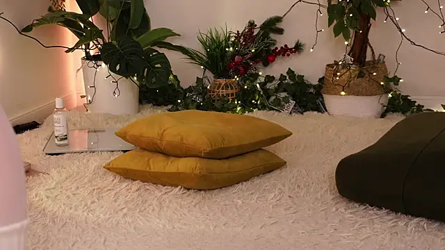 Snapshot of ScarletBlaze chatting on March 2025 12:29:01 AM ScarletBlaze online show from March 2025 12:29:01 AM