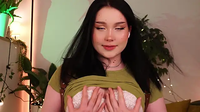 Snapshot of ScarletBlaze chatting on March 2025 06:08:02 PM ScarletBlaze online show from March 2025 06:08:02 PM